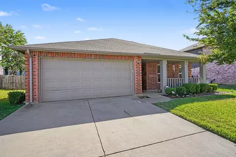 3136 Pine Valley Dr, Grand Prairie, TX 75052