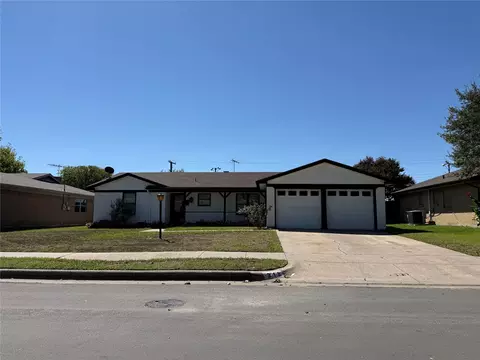 313 Linda Dr, Burleson, TX 76028