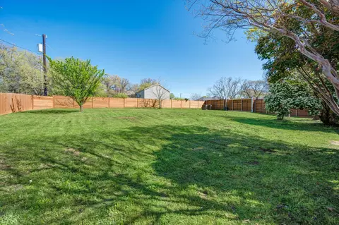 304 Oak Dr, Argyle, TX 76226