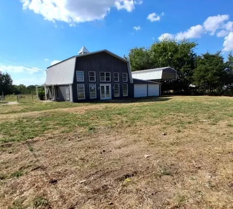 Exterior - 833 County Road 33100, Sumner, TX 75486 photo 2 of 4