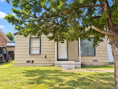 818 Avenue P, Sunray, TX 79086