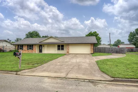 209 Myndi Cir, Sulphur Springs, TX 75482
