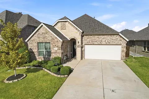 Exterior - 14616 Spitfire Trl, Roanoke, TX 76262 photo 9 of 10