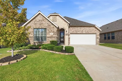 Exterior - 14616 Spitfire Trl, Roanoke, TX 76262 photo 2 of 10