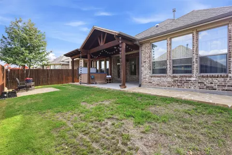 Exterior - 14616 Spitfire Trl, Roanoke, TX 76262 photo 6 of 10