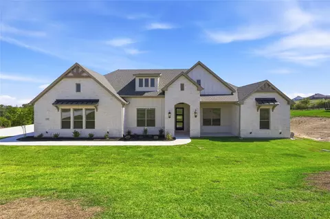 131 Oak Meadow Ln, Weatherford, TX 76085