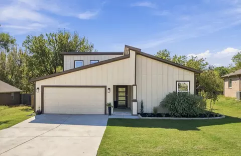 706 Port O Call Dr, Runaway Bay, TX 76426