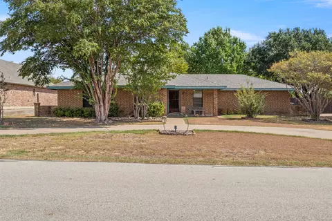 500 Sunflower St, Red Oak, TX 75154
