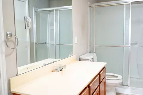Bath - 4950 Rolling Vis, Mesquite, TX 75150 photo 1 of 1