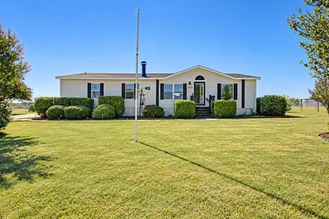 6305 Friesian Dr, Godley, TX 76044