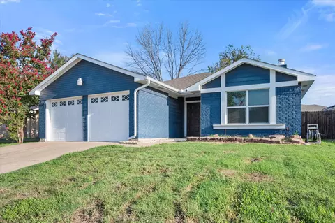411 Lantana Dr, Arlington, TX 76018