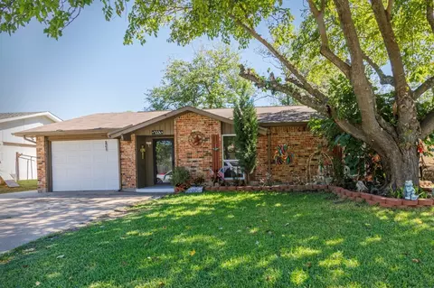 226 Springbranch Dr, Garland, TX 75043