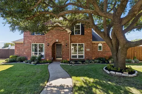 8410 Lexington Ct, Rowlett, TX 75089