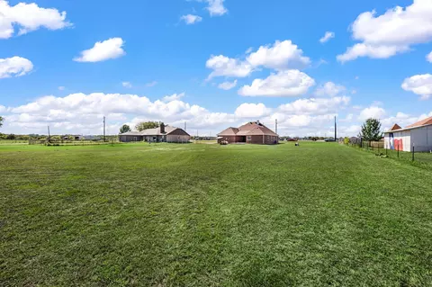 Exterior - 939 Old Reno Rd, Springtown, TX 76082 photo 5 of 5