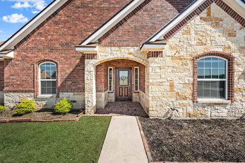 Exterior - 939 Old Reno Rd, Springtown, TX 76082 photo 3 of 5
