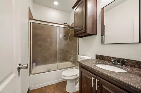 Bath - 939 Old Reno Rd, Springtown, TX 76082 photo 3 of 3