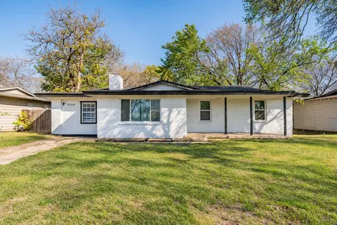 5569 Burton Ave, Fort Worth, TX 76119