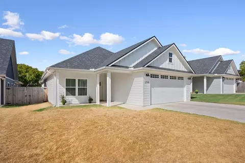 308 N Main St, Mcgregor, TX 76657