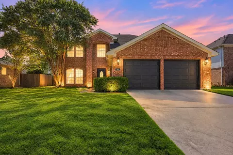322 Ashley Oak Ln, Lake Dallas, TX 75065