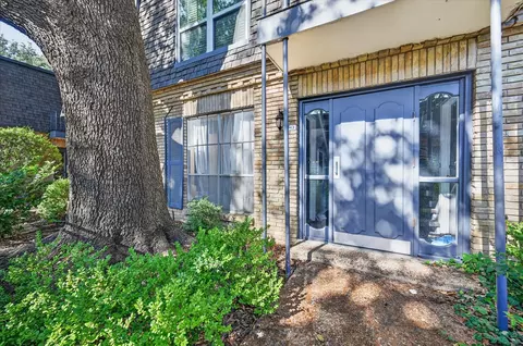5043 Les Chateaux Dr #214, Dallas, TX 75235