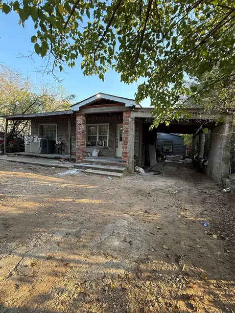 4100 Chickasaw Ave, Fort Worth, TX 76119