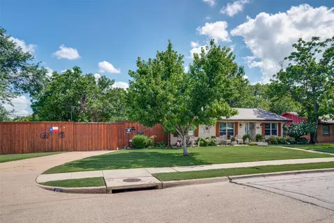 510 Northside Ave, Lewisville, TX 75057
