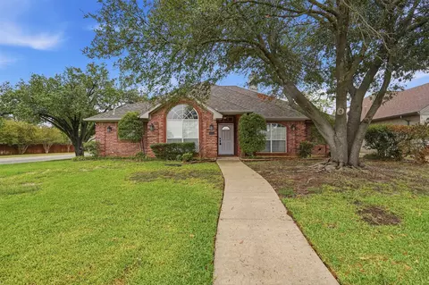 8824 Jason Ct, North Richland Hills, TX 76182