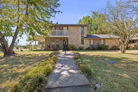 600 W 12th St, Clarksville, TX 75426