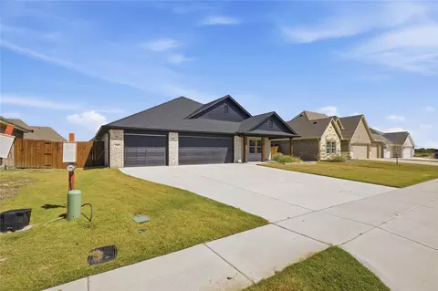 205 Trevor Ln, Greenville, TX 75402