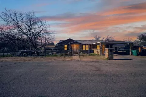 1310 N Estes St, Stephenville, TX 76401