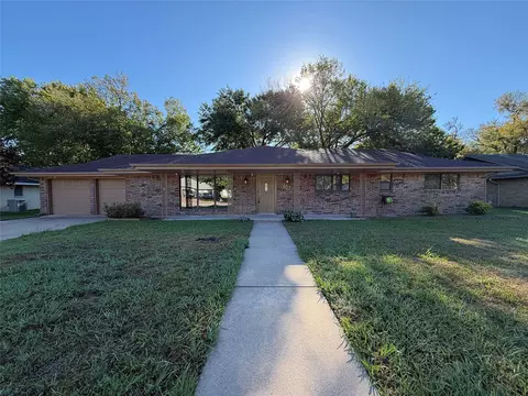 607 Turtle Creek Dr, Greenville, TX 75402