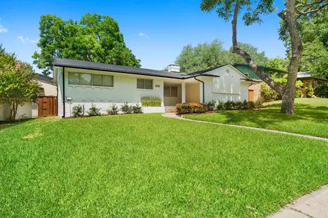 9735 Queenswood Ln, Dallas, TX 75238