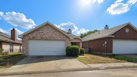 1031 Gaynor Ave, Duncanville, TX 75137