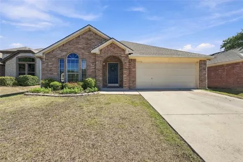 506 Timber Dr, Waxahachie, TX 75165