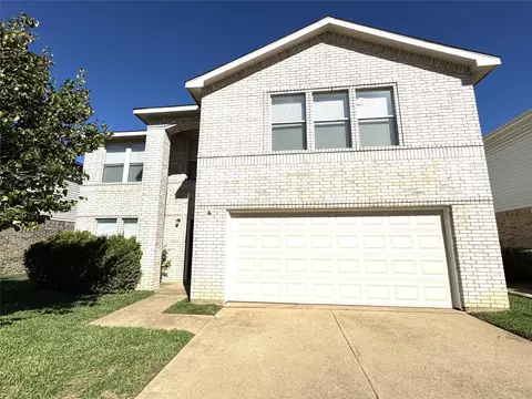 8737 Garden Springs Dr, Fort Worth, TX 76123