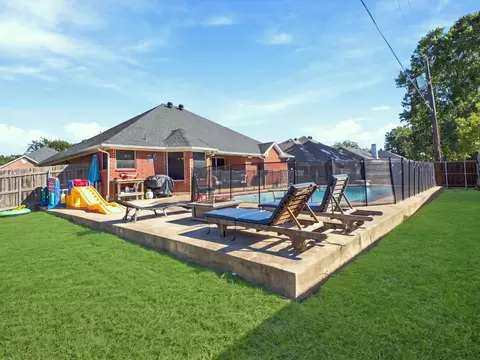 Exterior - 928 Calder St, Howe, TX 75459 photo 7 of 7