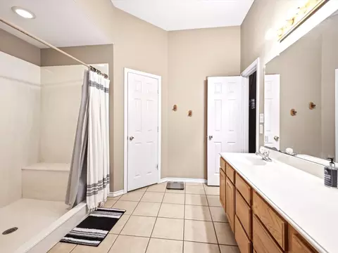 Bath - 928 Calder St, Howe, TX 75459 photo 2 of 2