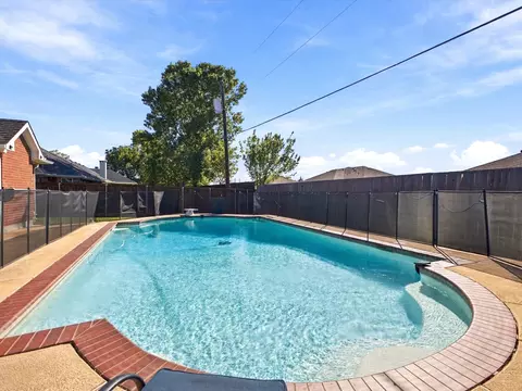 Exterior - 928 Calder St, Howe, TX 75459 photo 6 of 7