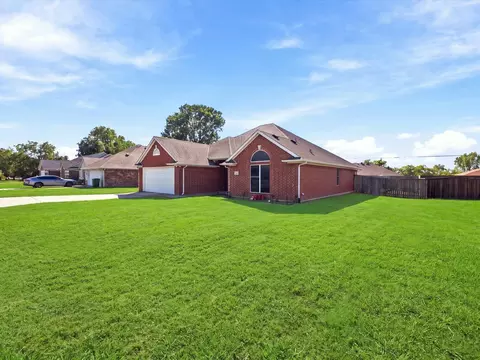 Exterior - 928 Calder St, Howe, TX 75459 photo 3 of 7