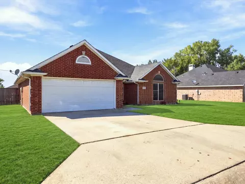 Exterior - 928 Calder St, Howe, TX 75459 photo 2 of 7