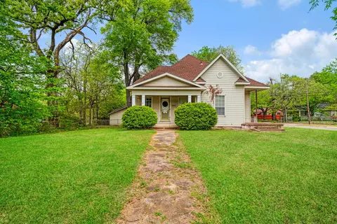 1363 Pine Bluff St, Paris, TX 75460