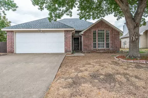 1512 Manitoba Ln, Glenn Heights, TX 75154
