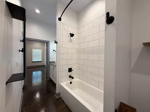 Bath - 109 Dutch John Rd, Plain Dealing, LA 71064 photo 6 of 6