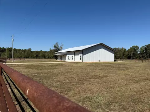 Exterior - 109 Dutch John Rd, Plain Dealing, LA 71064 photo 2 of 6