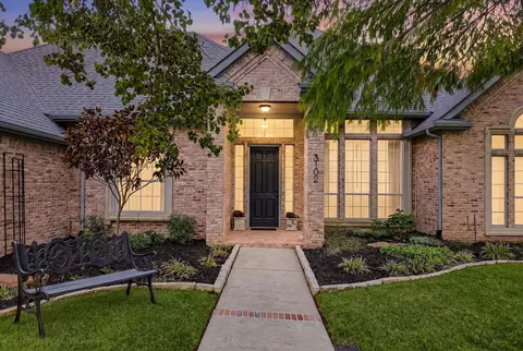 3102 Hillside Dr, Highland Village, TX 75077