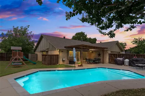 4000 Churchill Dr, Flower Mound, TX 75028