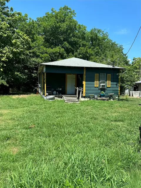 441 NW 3rd St, Cooper, TX 75432