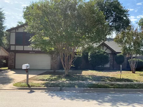 1604 Brookhaven Cir, Bedford, TX 76022