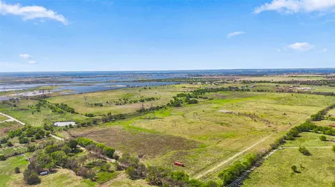 7225 N Hickory Rd, Krum, TX 76249