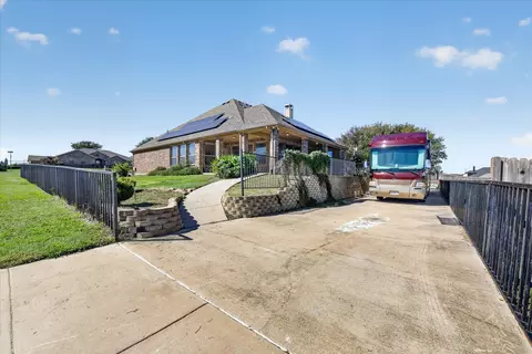 7529 Zinnia Ln, Forest Hill, TX 76140